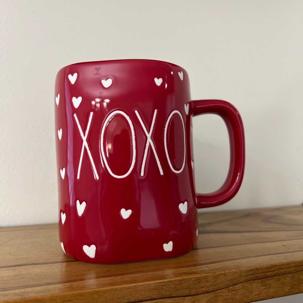 NWT Rae dunn Valentine's mug!